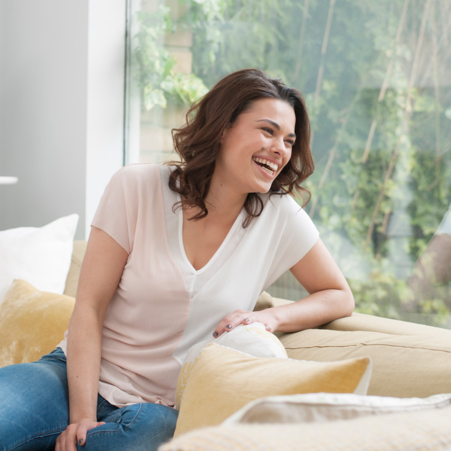 slide 5 of 6, Dove Extra Hold Styling Spray Control & Shine, 7 oz, 7 oz