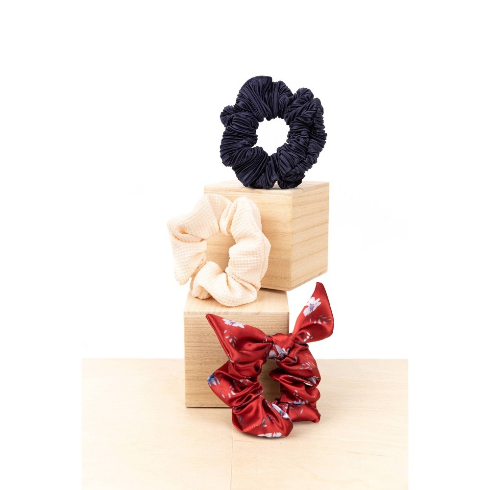 slide 3 of 3, scünci Scrunchie - Red Floral Print/Solid Cream/Solid Navy, 3 ct