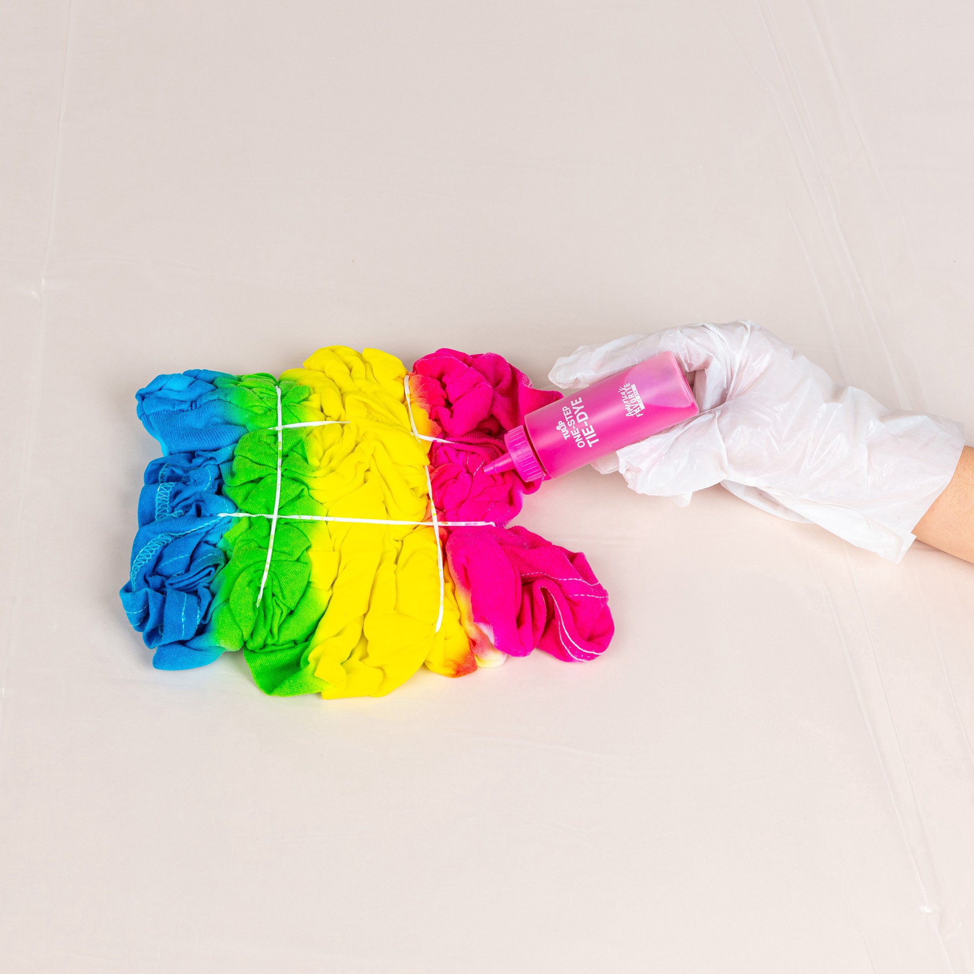 slide 2 of 4, Tulip 4 Color Glow Tie Dye Kit, 1 ct