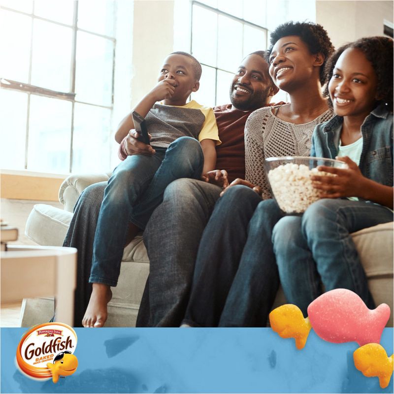 slide 8 of 13, Goldfish Disney Princess Cheddar Snack Crackers Bag - 6.6oz, 6.6 oz