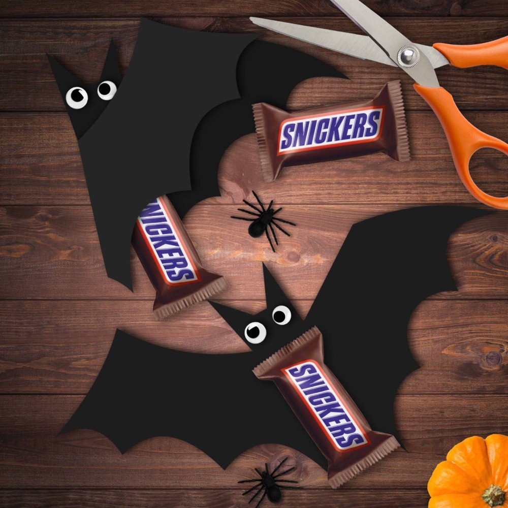 slide 4 of 8, Snickers Halloween Chocolate Candy Bars Fun Size - 18.47oz, 18.47 oz