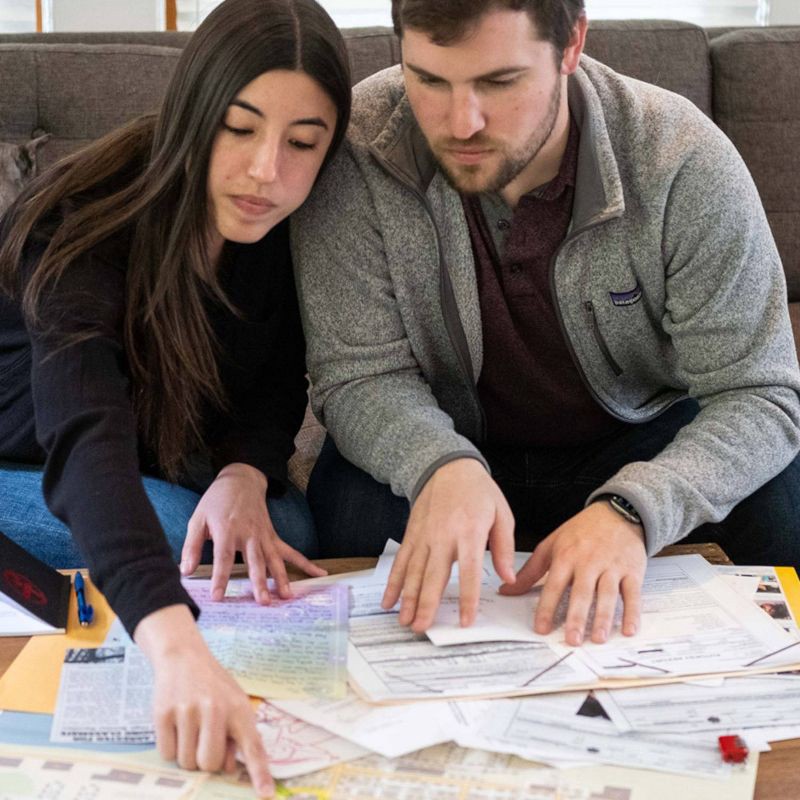 slide 9 of 10, Hunt A Killer: Death At The Dive Bar Murder Mystery Game, 1 ct