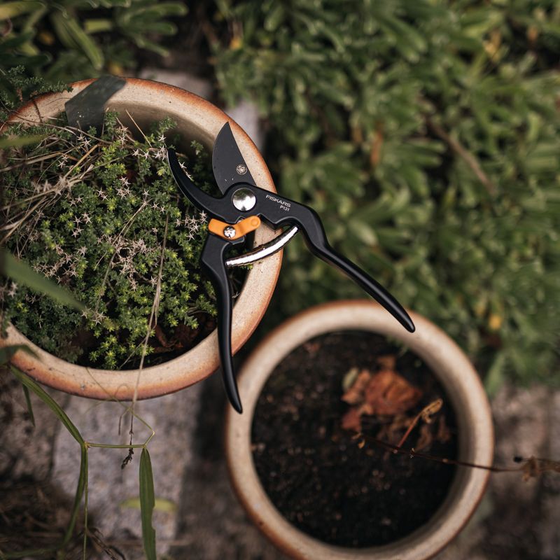 slide 7 of 8, Fiskars P131 Bypass Pruner, 1 ct