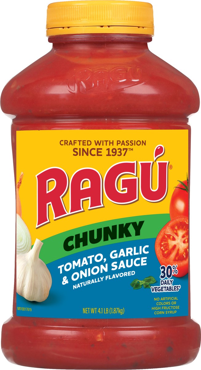 slide 1 of 9, Ragu Ragú Chunky Tomato, Garlic & Onion Pasta Sauce ,66 oz., 4.10 lb