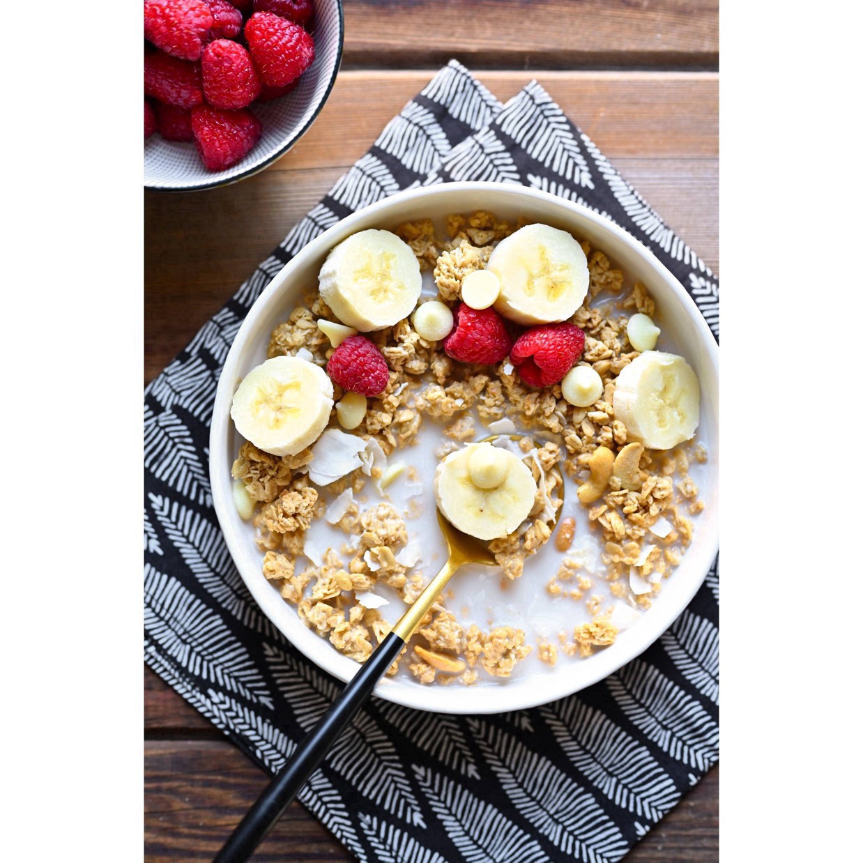 slide 9 of 49, Silk Almond Milk, Original, Dairy Free, Gluten Free, Seriously Creamy Vegan Milk with 50% More Calcium than Dairy Milk, 64 FL OZ Half Gallon, 64 fl oz