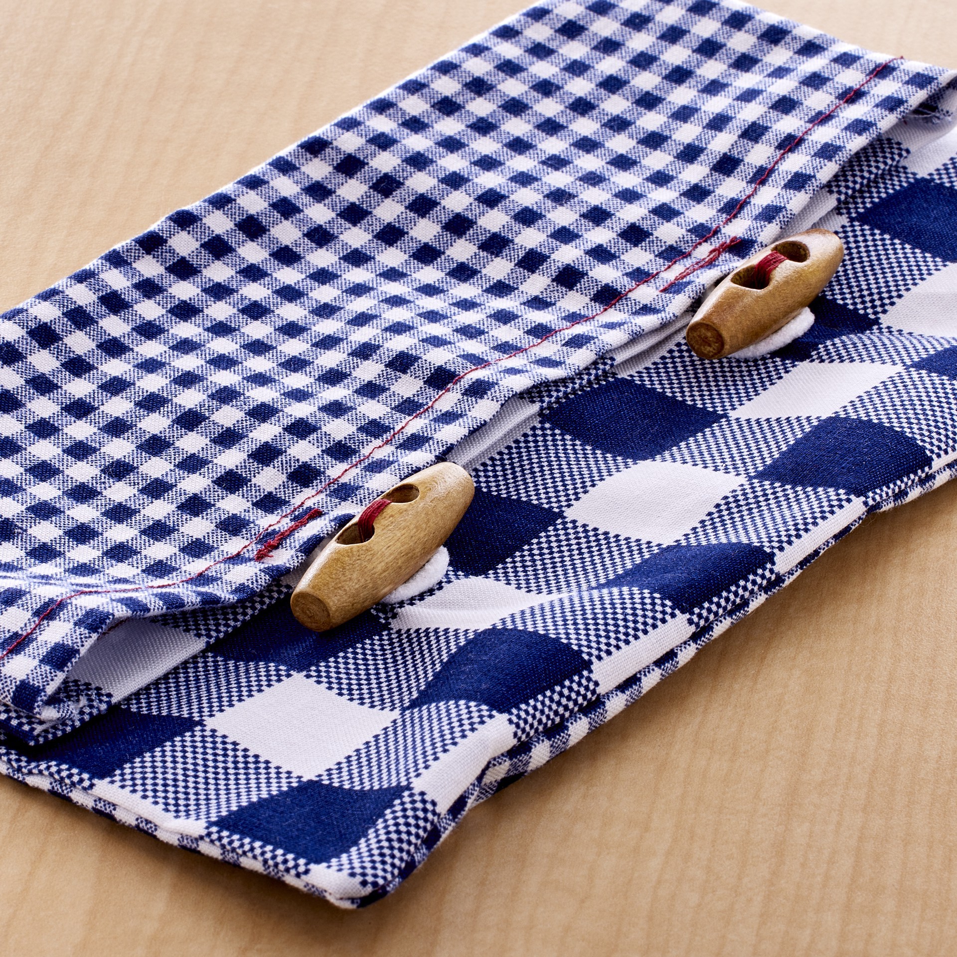 slide 2 of 2, Coconut Toggle Buttons By Loops & Threads, 2 Pack, 2 ct