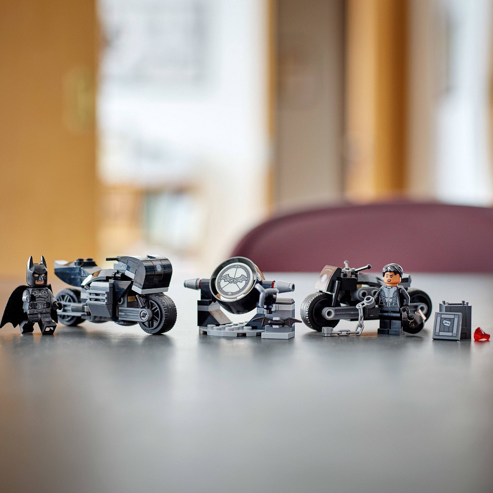 slide 2 of 6, LEGO Super Heroes DC Comics Batman & Selina Kyle Motorcycle Pursui 76179 Building Set, 1 ct