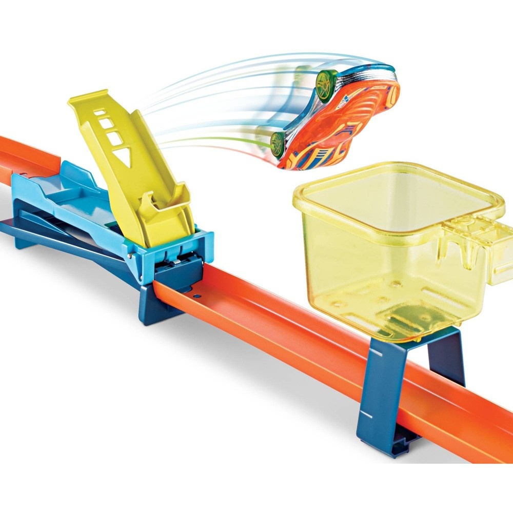 slide 3 of 6, Hot Wheels Track Builder Unlimited Infinity Loop Kit, 1 ct