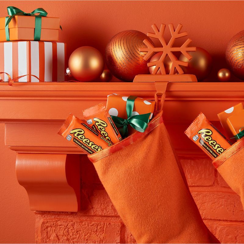 slide 3 of 7, Reese's Peanut Butter Cups Christmas Candy Yardstick - 27oz/18ct, 27 oz, 18 ct