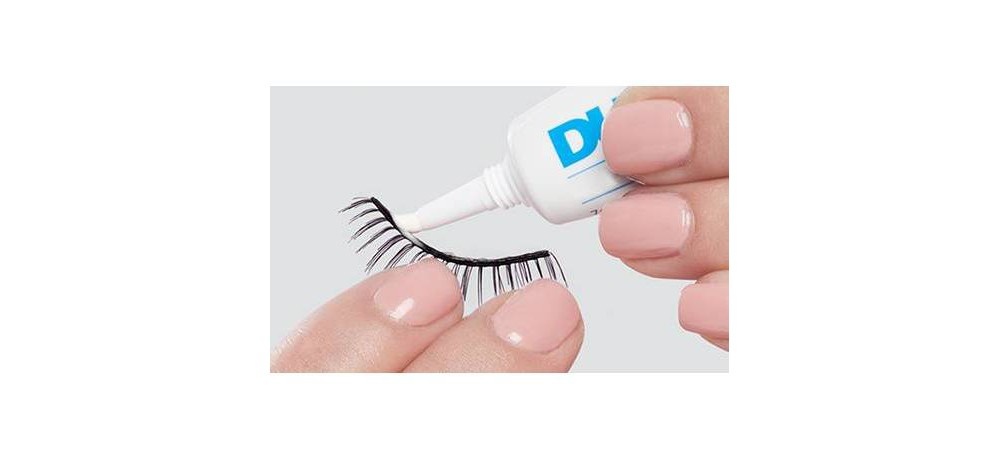 slide 4 of 4, DUO Adhesive Travel Size Beauty Tool, 0.09 oz