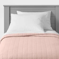 Full/Queen Box Stitch Microfiber Kids' Quilt Pink - Pillowfort™
