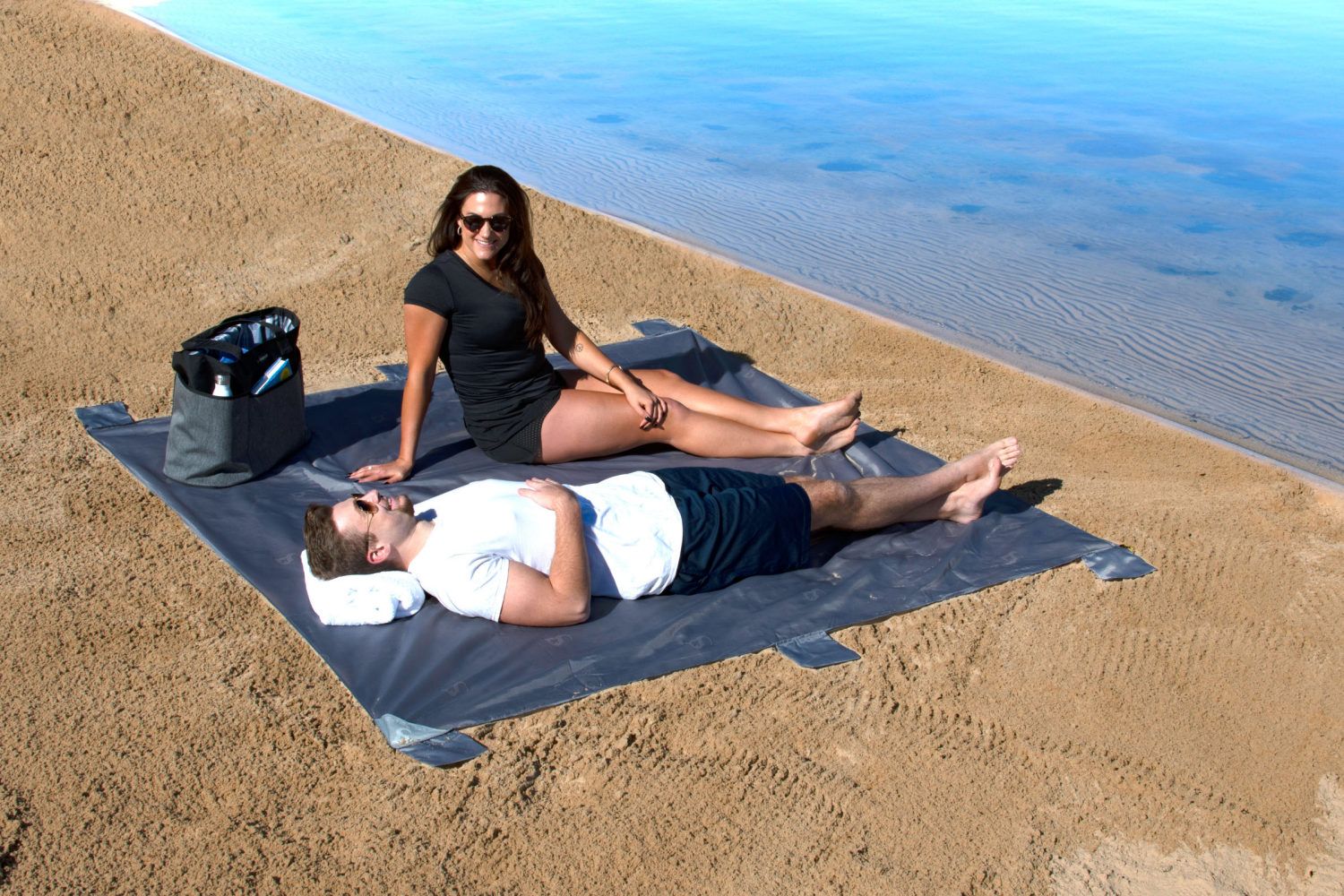 slide 4 of 4, Geckobrands Lightweight Waterproof Beach Blanket, 1 ct