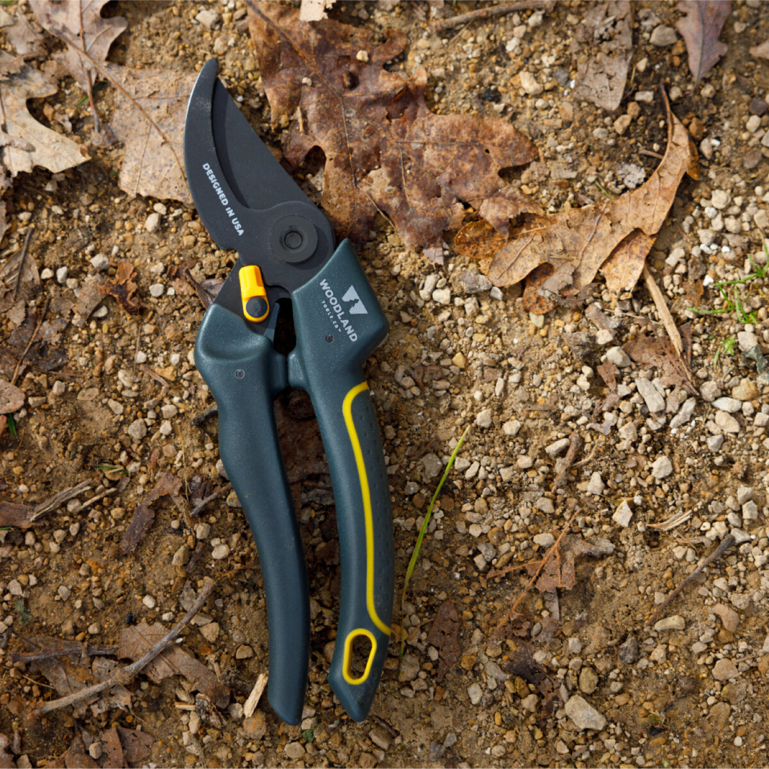 slide 7 of 7, Woodland Tools Duralight Pruner, 1 ct