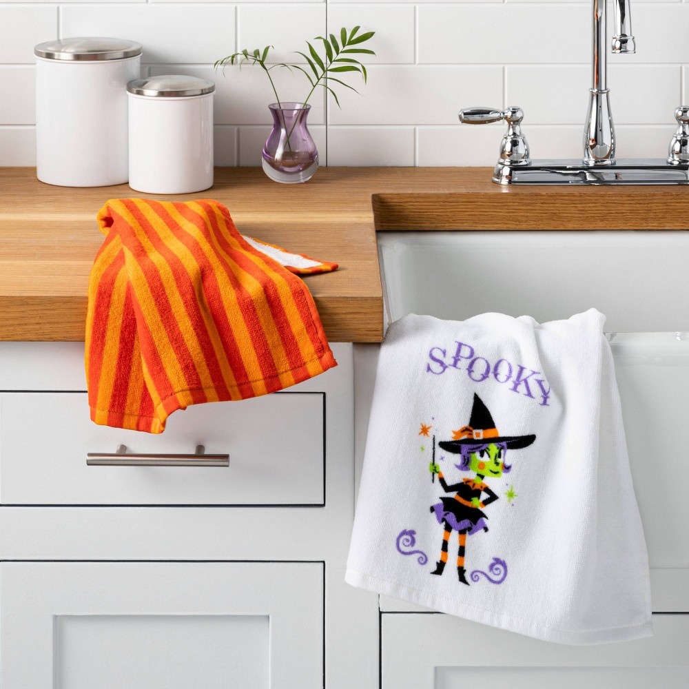 Serafina Home Halloween Fun Kitchen Dish Towel Set: (Witch & Famous)