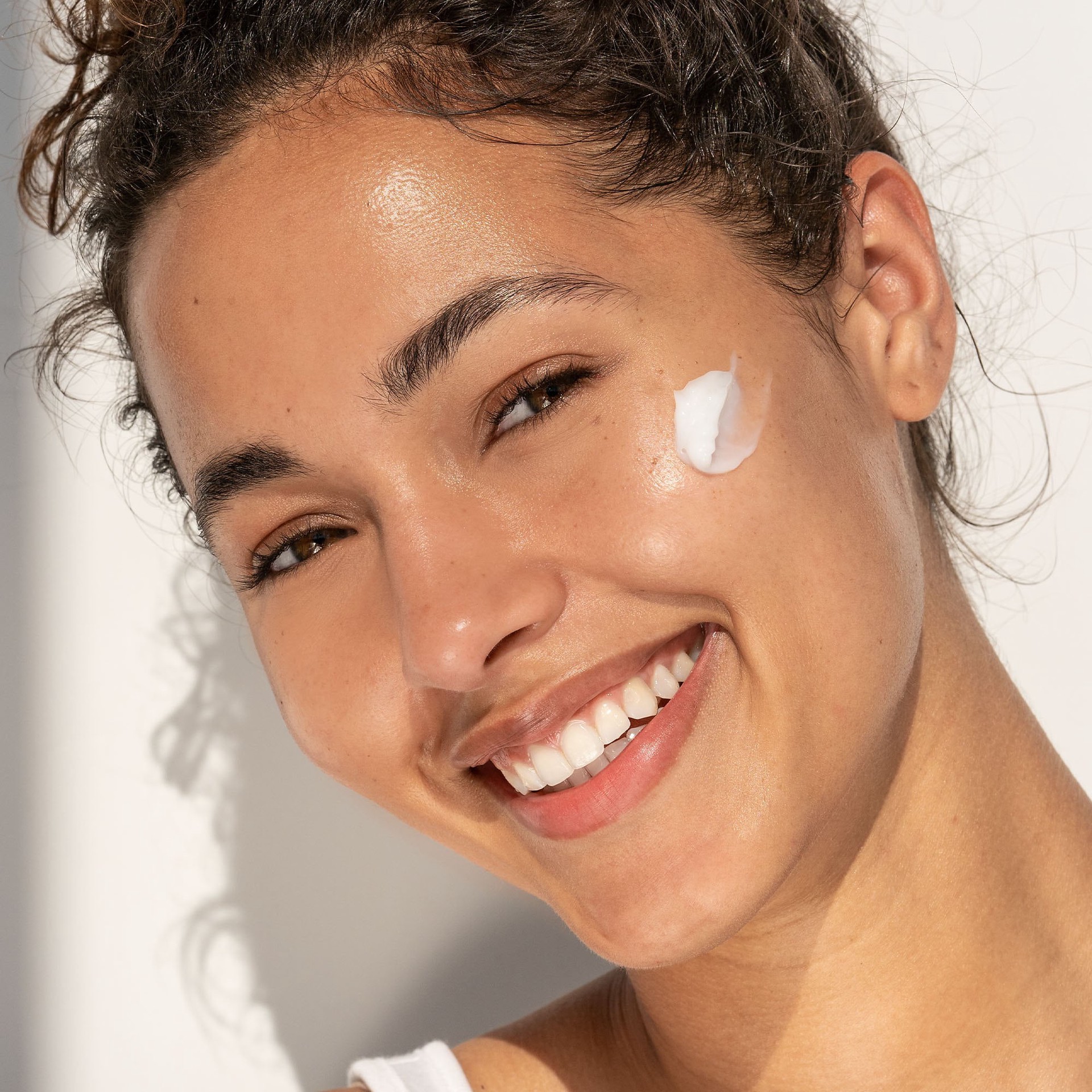slide 8 of 8, BeautyBio Get That Glow - GloPRO® Microneedling Tool & Discovery Set, 1 ct