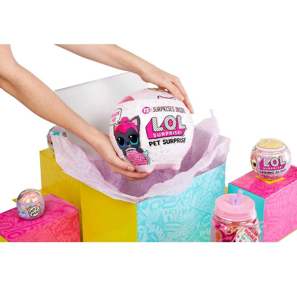 L.O.L. Surprise!: Deluxe MEGA Gift Box Surprise (MGA) Num …