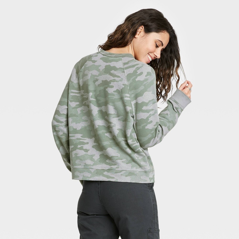 Universal thread crewneck outlet sweatshirt