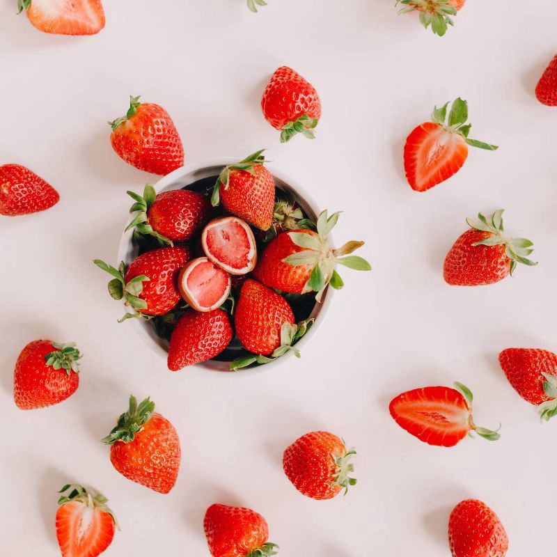 slide 6 of 7, Tru Fru White and Milk Chocolate Frozen Strawberries - 8oz, 8 oz