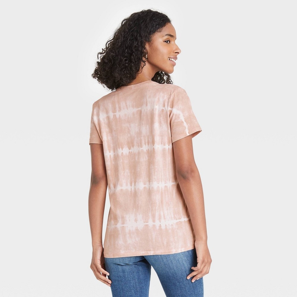 Women's Tie-Dye Short Sleeve V-Neck T-Shirt - Universal Thread