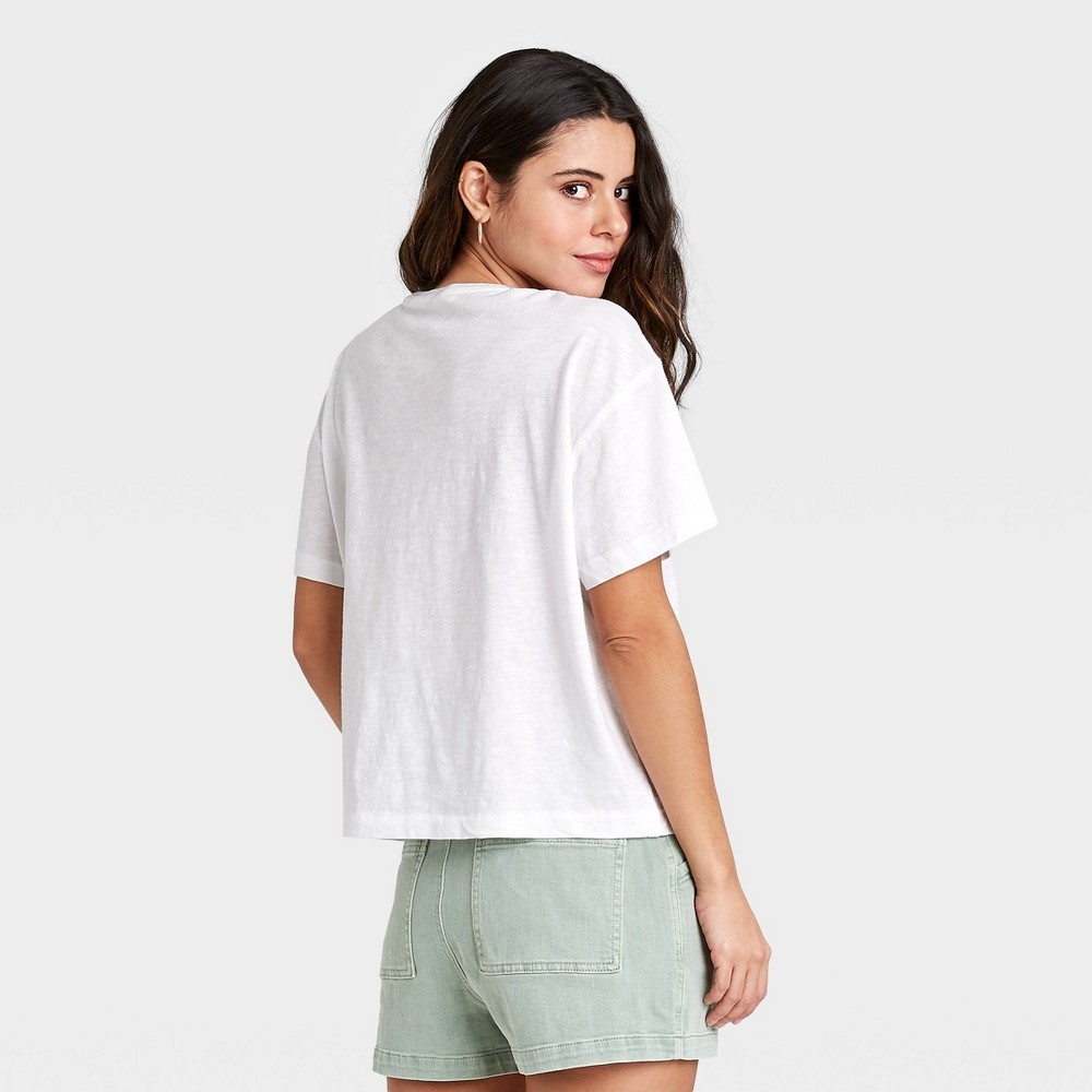 Women's Short Sleeve Boxy TShirt Universal Thread White XS 1 ct Shipt