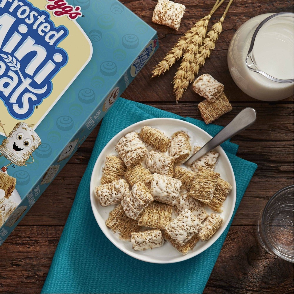 slide 3 of 7, Frosted Mini-Wheats Frosted Mini Wheat Cinnamon Family Size Cereal - 22oz - Kellogg's, 22 oz