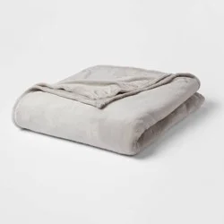 Twin/Twin XL Solid Plush Bed Blanket Gray - Room Essentials™: Lightweight, Cozy, Machine Washable