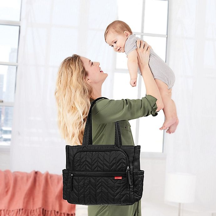 slide 6 of 12, Skip Hop SKIP*HOP Forma Pack & Go Diaper Tote - Black, 1 ct