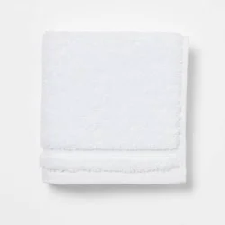Total Fresh Antimicrobial Washcloth White - Threshold™: Heavyweight Cotton, Low Lint, Machine Washable