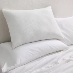 Standard/Queen Medium Machine Washable Memory Foam & Down Alternative Bed Pillow - Casaluna™