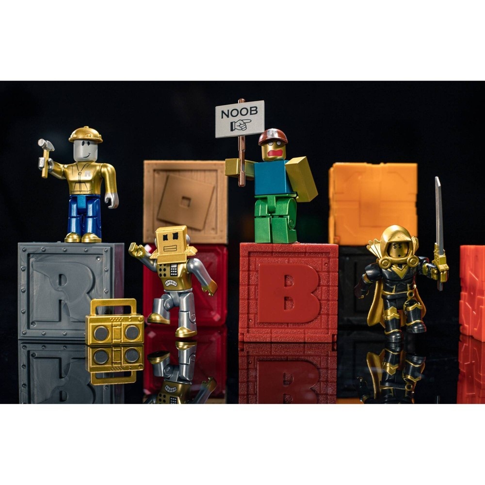 Roblox Action Collection - 15th Anniversary Gold 4 Figure Pack [Includes  Exclusive Virtual Item] 