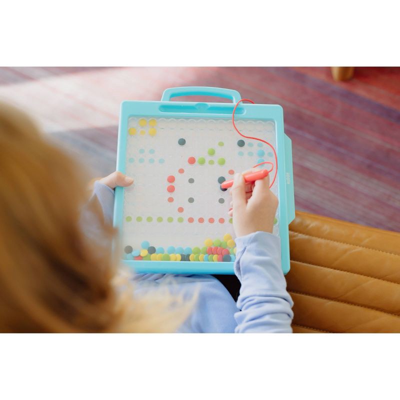 slide 6 of 8, Chuckle & Roar Magnetic Dot Art Designer Travel Art Kit, 1 ct