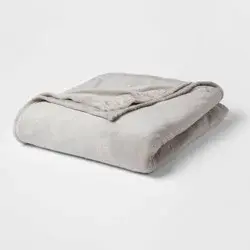 Full/Queen Solid Plush Bed Blanket Gray - Room Essentials™