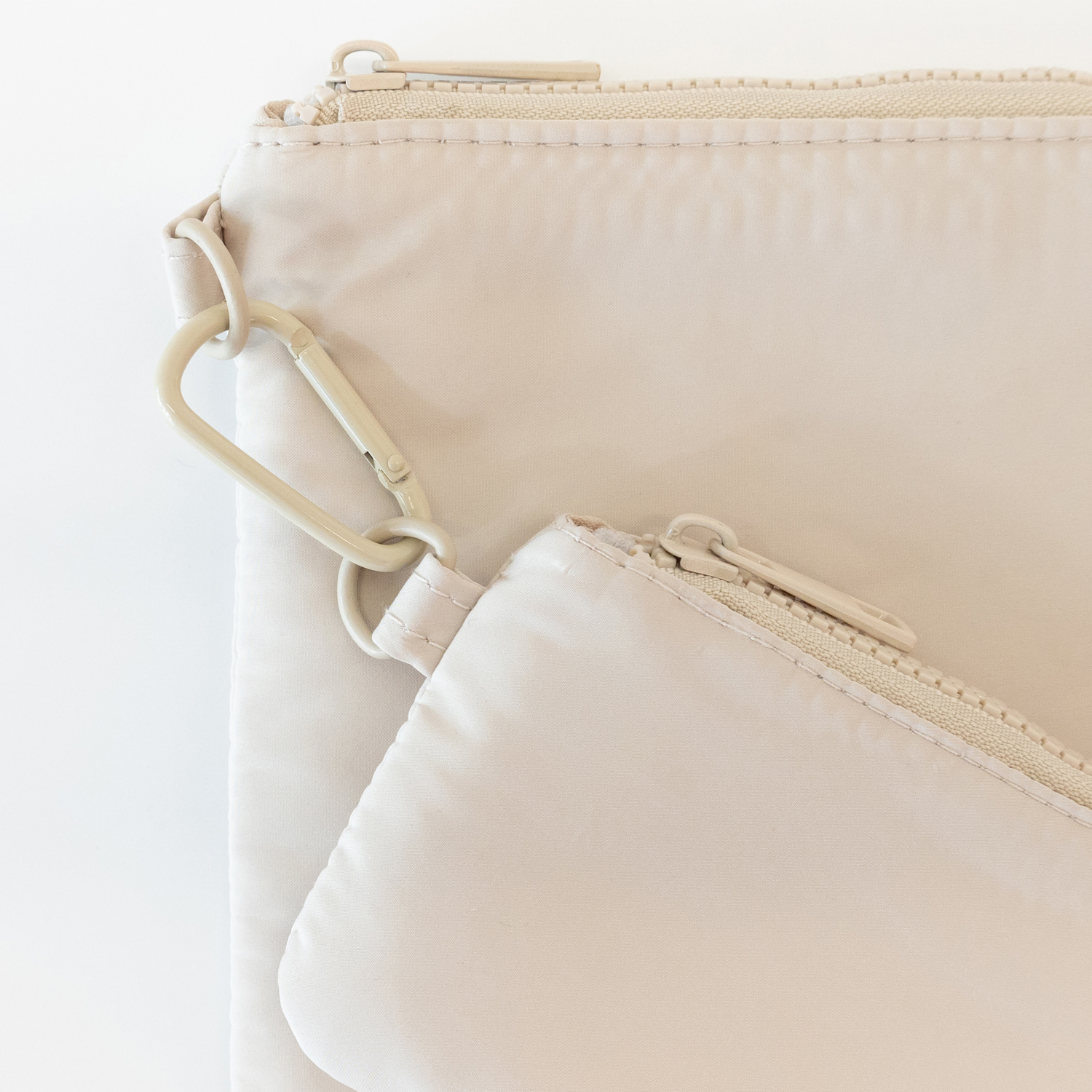 slide 3 of 4, MYTAGALONGS Mine, Set Of Two Organizing Pouches, 9.5 In X 6.75 In X 0.5 In, Cream, 1 ct