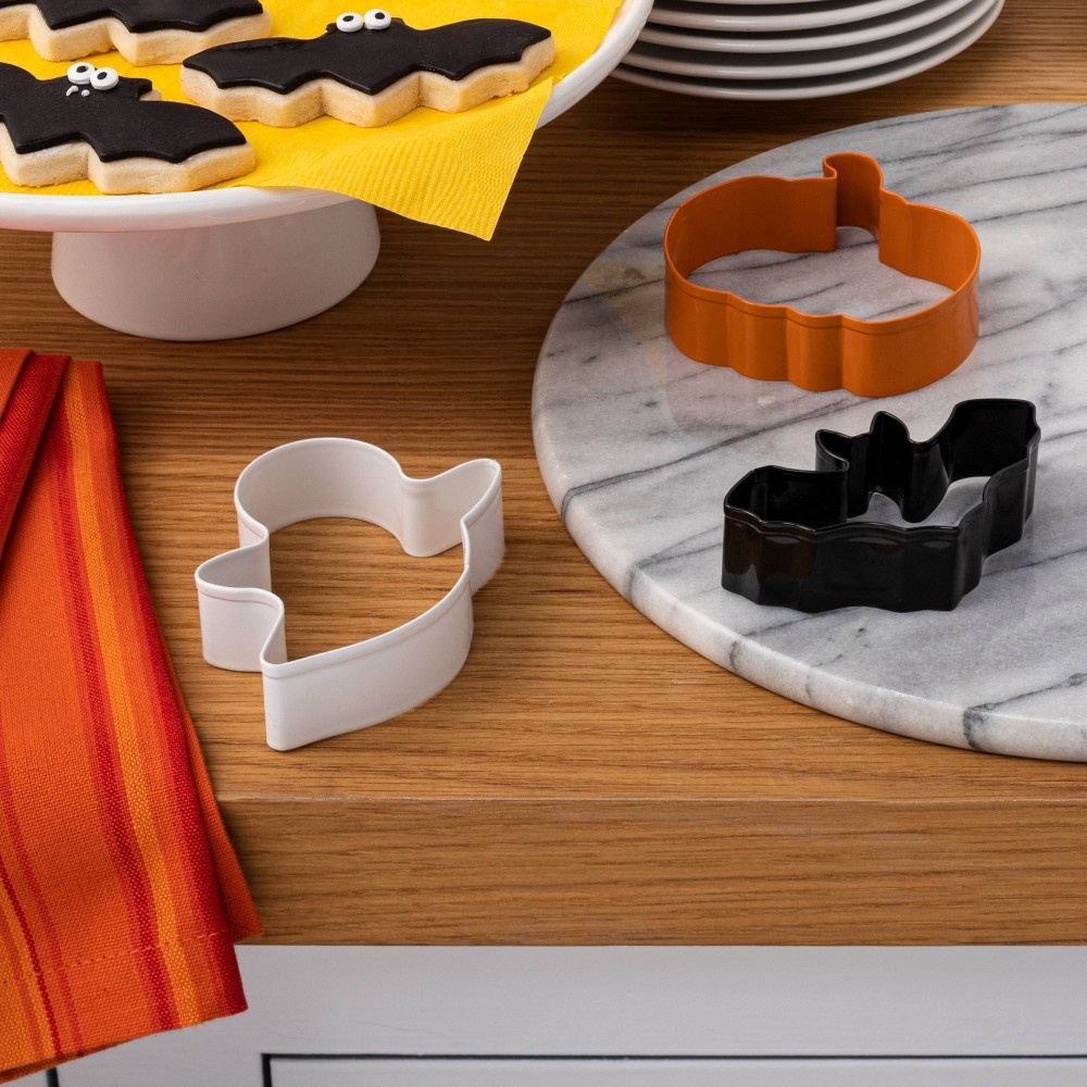 slide 2 of 4, Stainless Steel Cookie Cutter Set - Hyde & EEK! Boutique, 3 ct