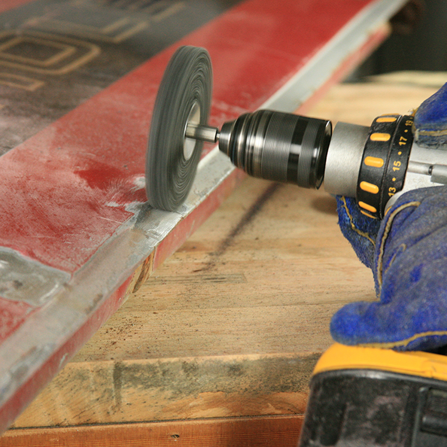 slide 3 of 4, Rustoleum Gator 4-Inch Drill-Mount Coarse Paint & Rust Single Stripping Wheel - 9004, 1 ct