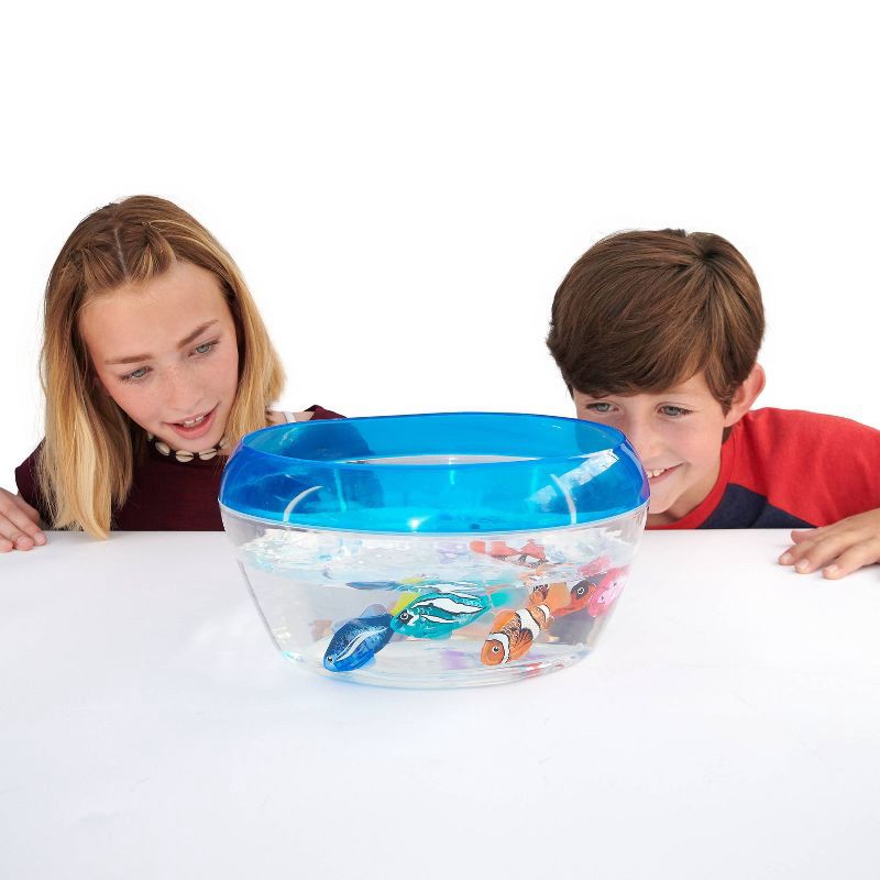 slide 6 of 6, Robo Fish Robotic Swimming Pets Fish Tank Playset by ZURU, 1 ct