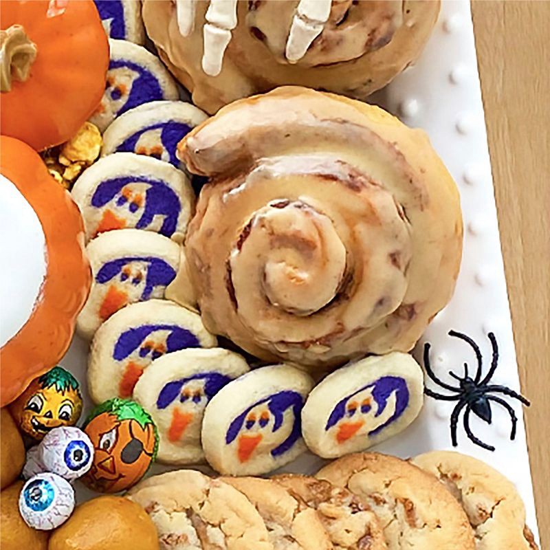 slide 3 of 12, Pillsbury Ready-to-Bake Ghost Shape Sugar Cookies Dough - 9.1oz/20ct - Halloween, 9.1 oz, 20 ct