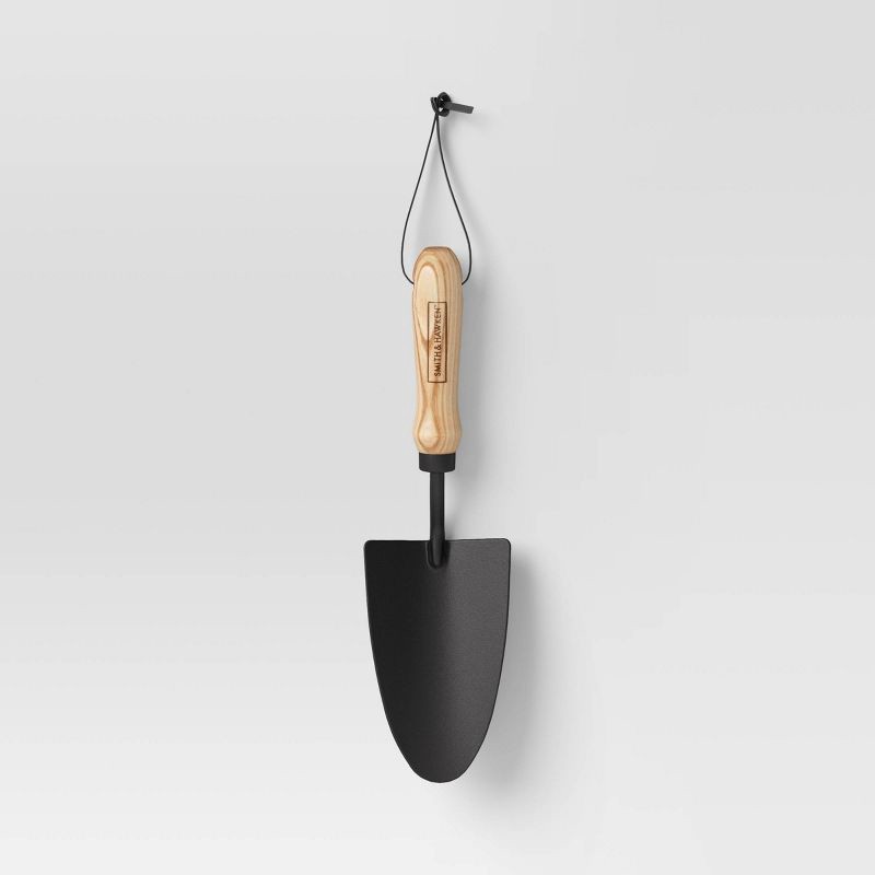 Digging Spade Shovel with Hardwood Handle Black Smith Hawken 1