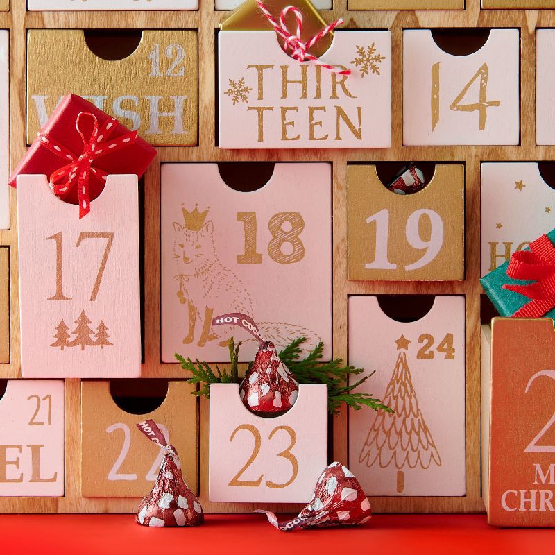 slide 3 of 7, HERSHEY's Kisses Christmas Hot Cocoa Flavored Milk Chocolate Candy - 9oz, 9 oz