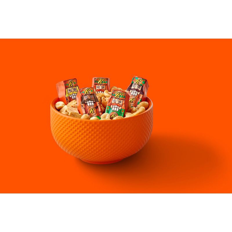 slide 6 of 7, Reese's Christmas Chocolate Peanut Butter Crème Nutcrackers Holiday Candy - 9.2oz, 9.2 oz