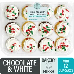 Bakery Fresh Christmas Chocolate & White Mini Cupcakes