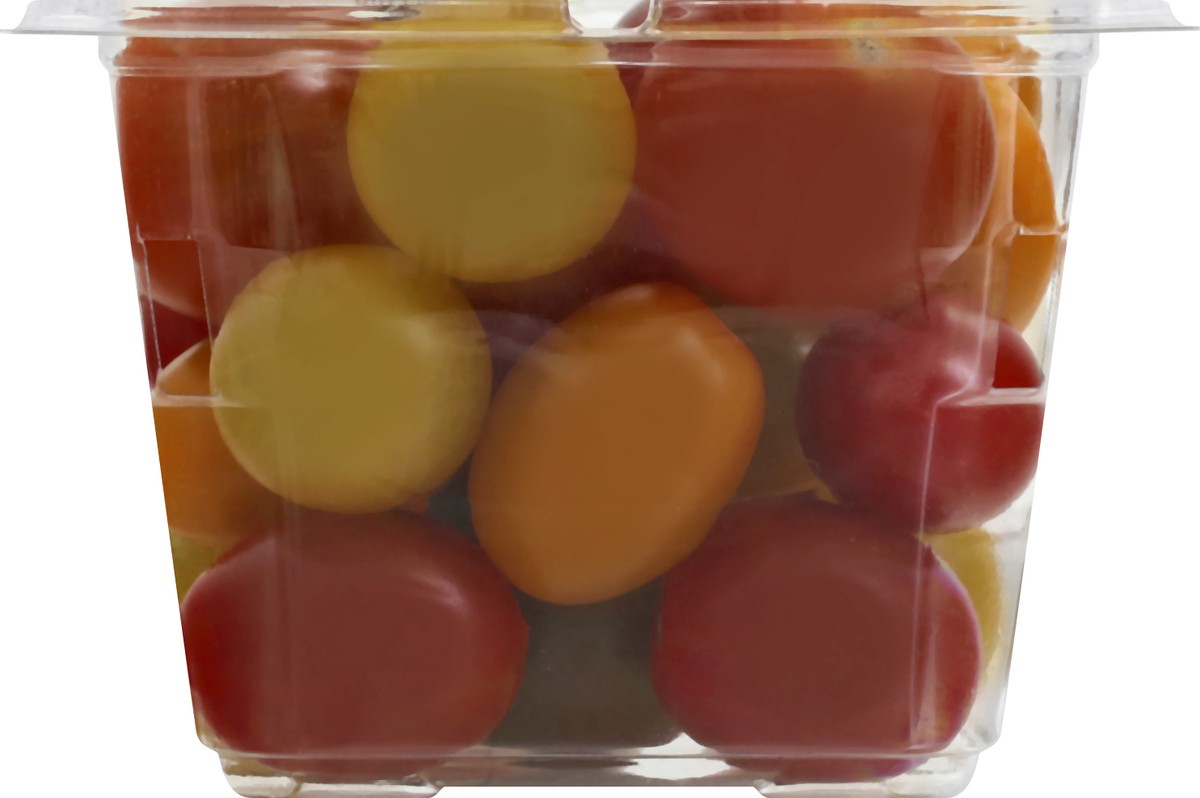 slide 2 of 11, Signature Select/Farms Maverick Mix Snacking Tomatoes - 1 Pint, 1 pint