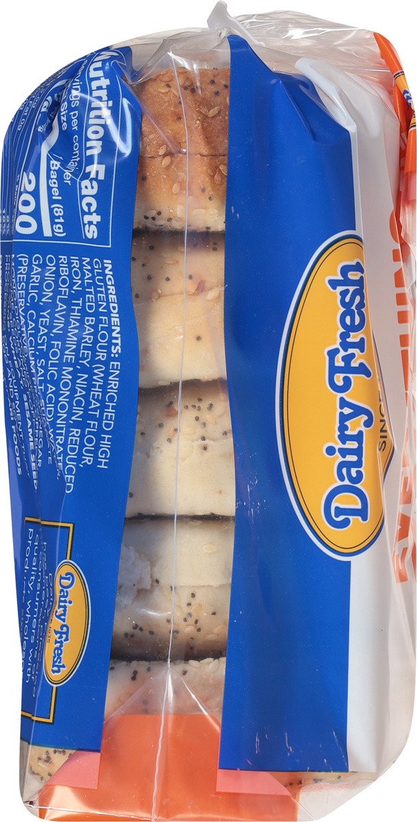 slide 4 of 9, Dairy Fresh Everything Bagels 5 ea, 5 ct