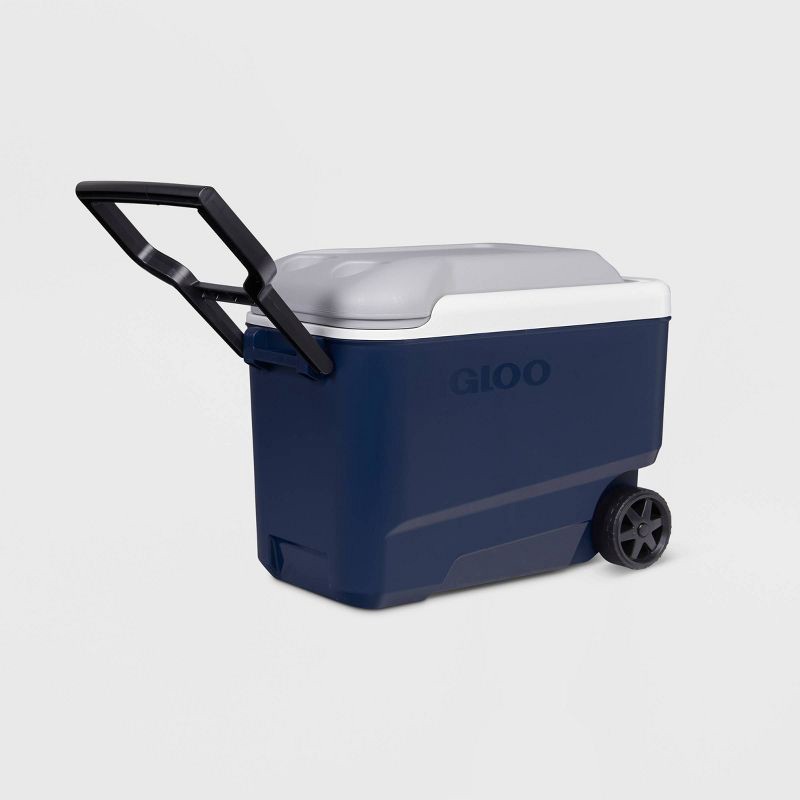 Igloo 40 qt Maxcold Roller Cooler