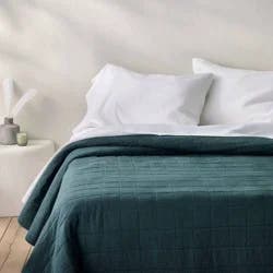 King Heavyweight Linen Blend Quilt Dark Teal Blue - Casaluna™: Woven Rayon, Cotton Fill, OEKO-TEX Certified