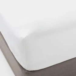 Queen 400 Thread Count Performance Fitted Sheet White - Threshold™: Cotton Sateen, Machine Washable, Fits 18" Mattress