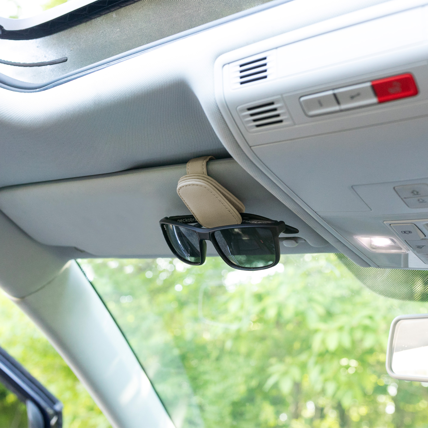 slide 7 of 8, Gecko Auto Visor Sunglasses Clip, 1 ct