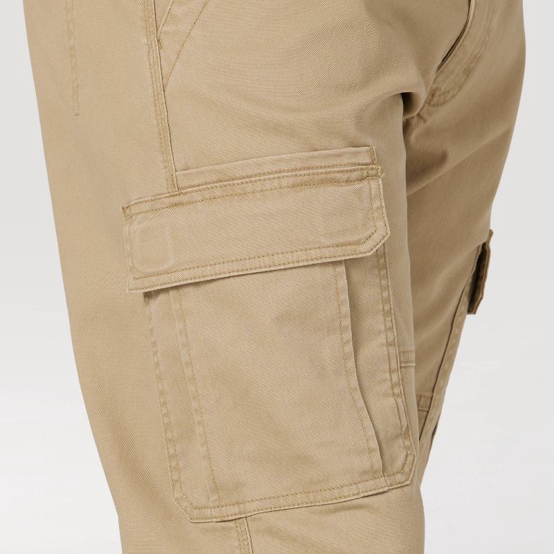 slide 5 of 8, Wrangler Men's Relaxed Fit Flex Cargo Pants - Khaki 40x30, 1 ct