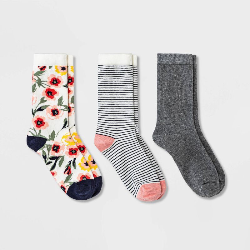 slide 1 of 2, Women's Garden Floral Print 3pk Crew Socks - A New Day™ Ivory/Gray 4-10, 3 ct