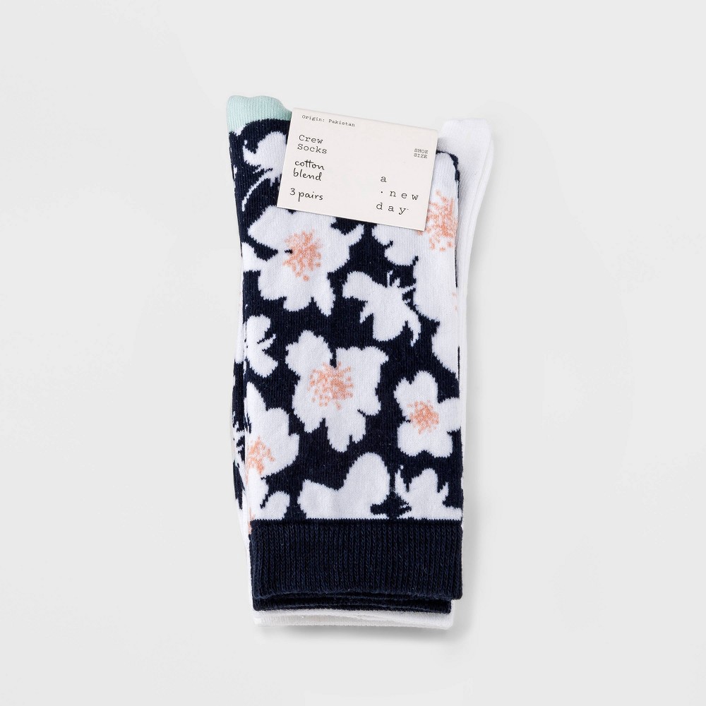 slide 2 of 2, Women's Floral 3pk Crew Socks - A New Day Navy/Ivory 4-10, 3 ct